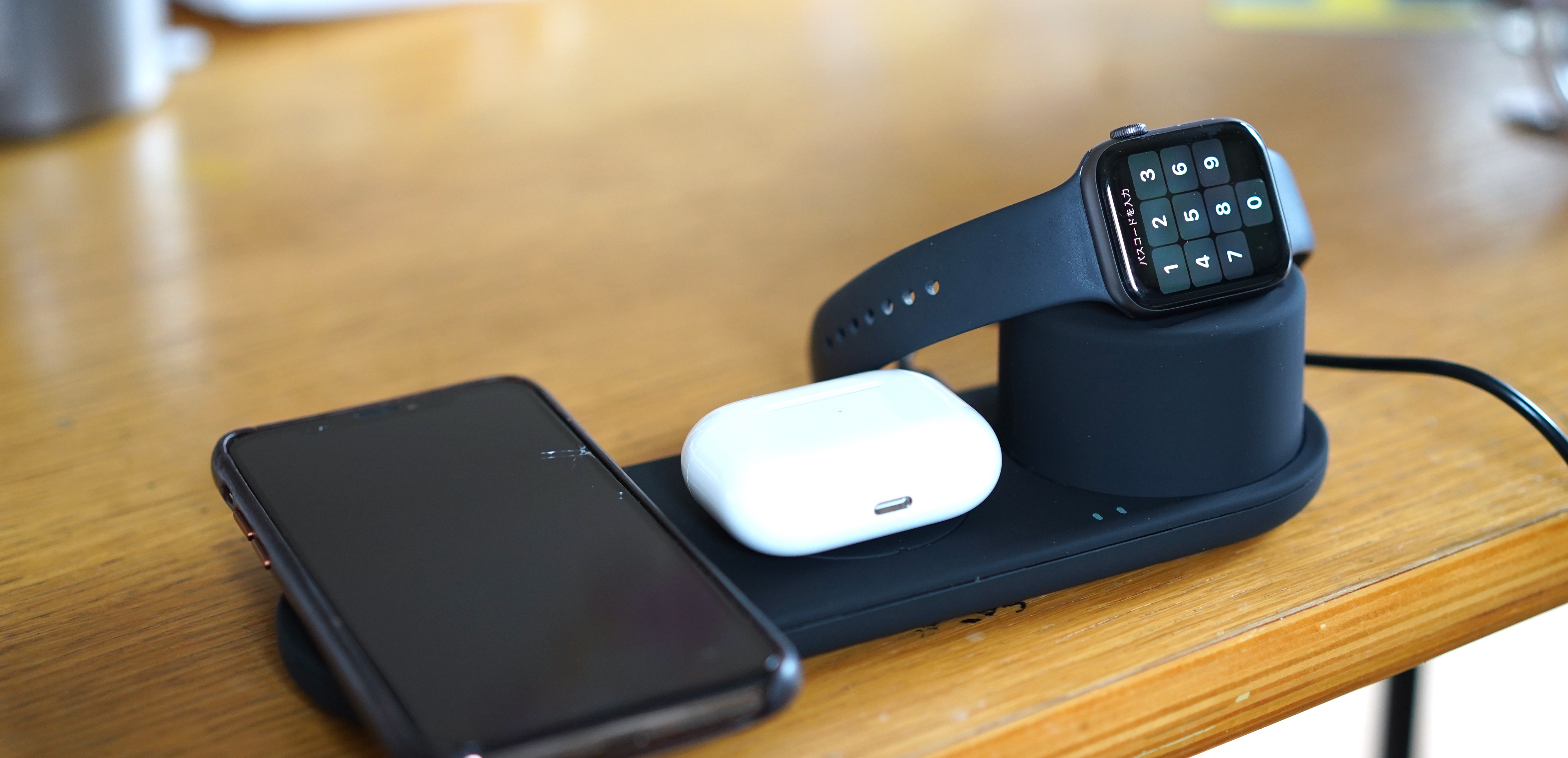 iPhone Apple Watch AirPodsProを同時に充電できるワイヤレス充電器 | ふみログ
